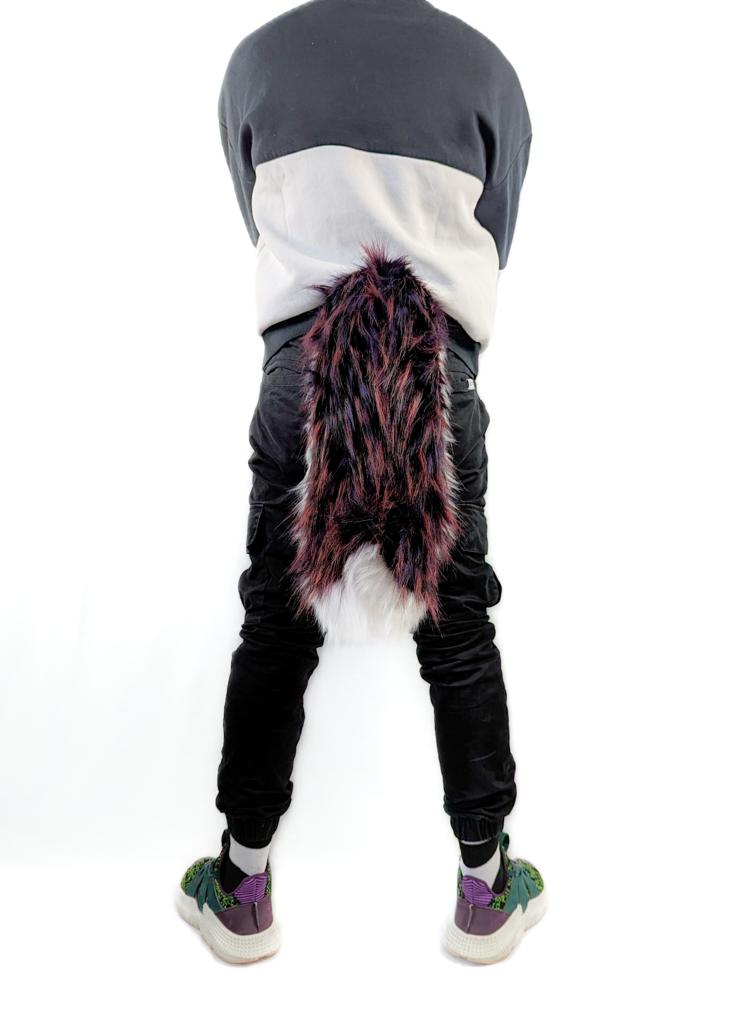 "WOLF SIGNATURE" PURPLE WINE
