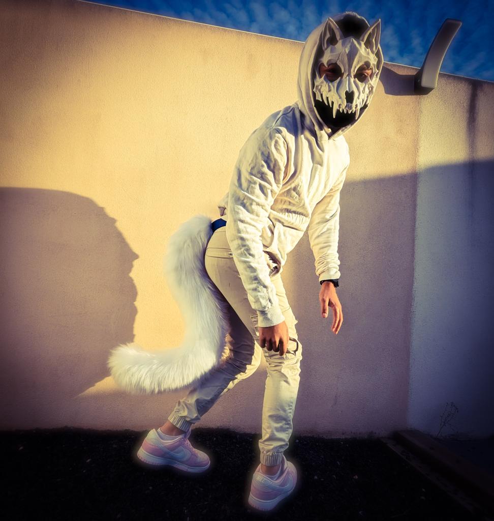 “LEGENDARY MEOW” PURE WHITE